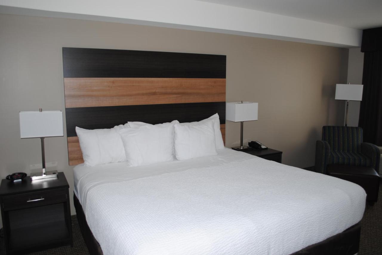 Hotel Days & By Wyndham Lindsay